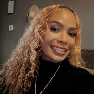 Meet your Posher, Saralee